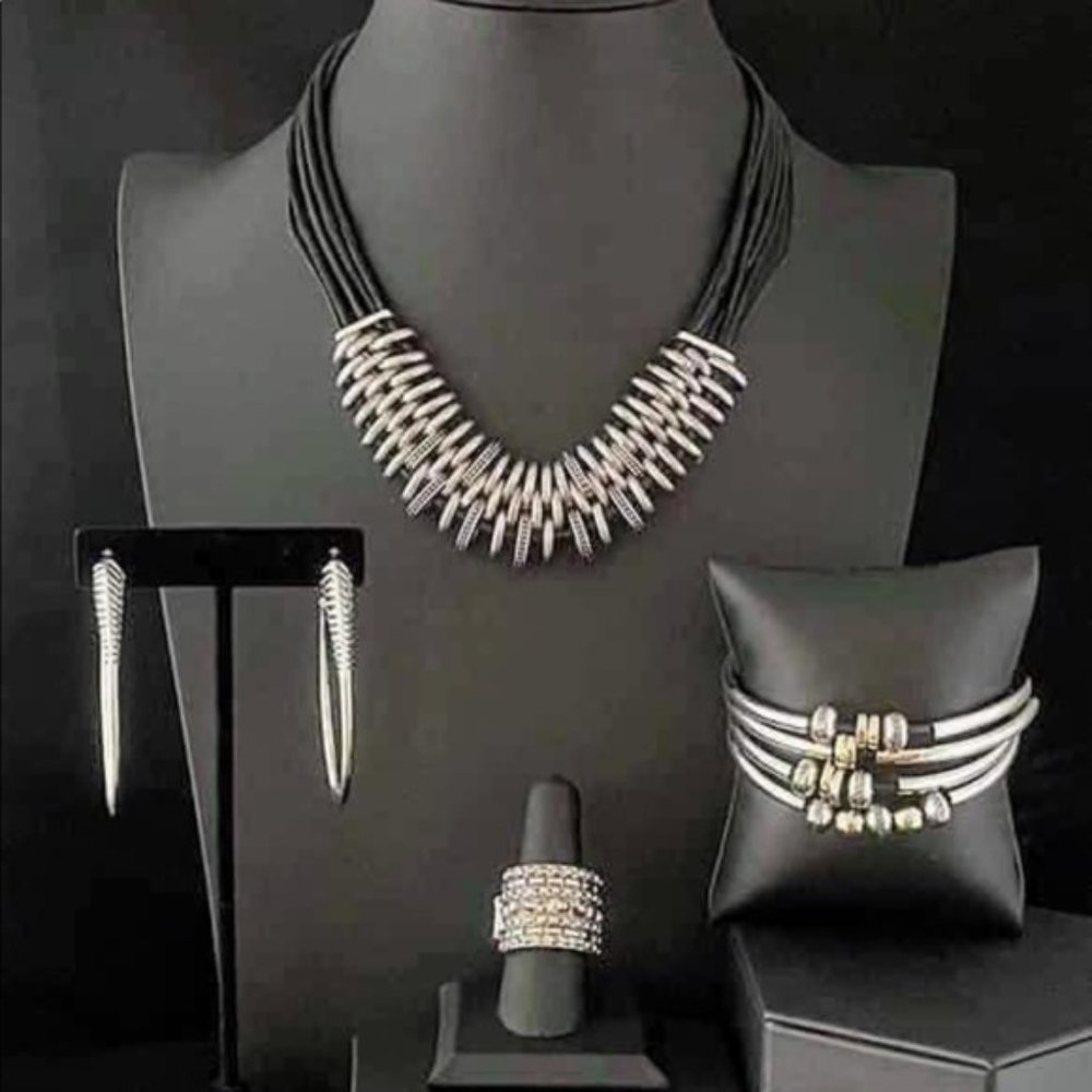 Paparazzi Fashion Fix Set April 2021